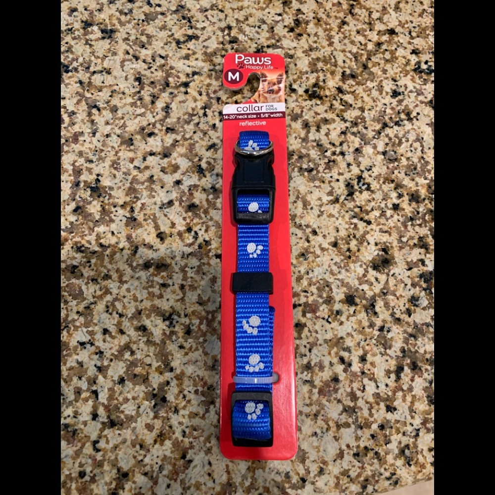 Dog collar Paws size Medium